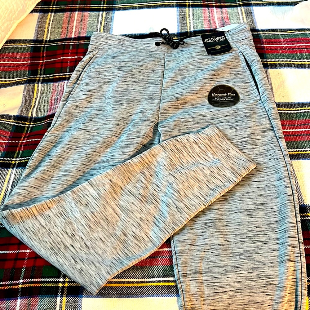 Men’s gray sweats